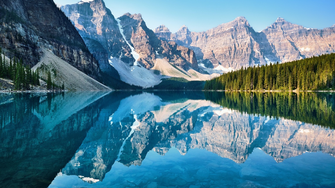 Image of Canadian mountains, lake and a forest